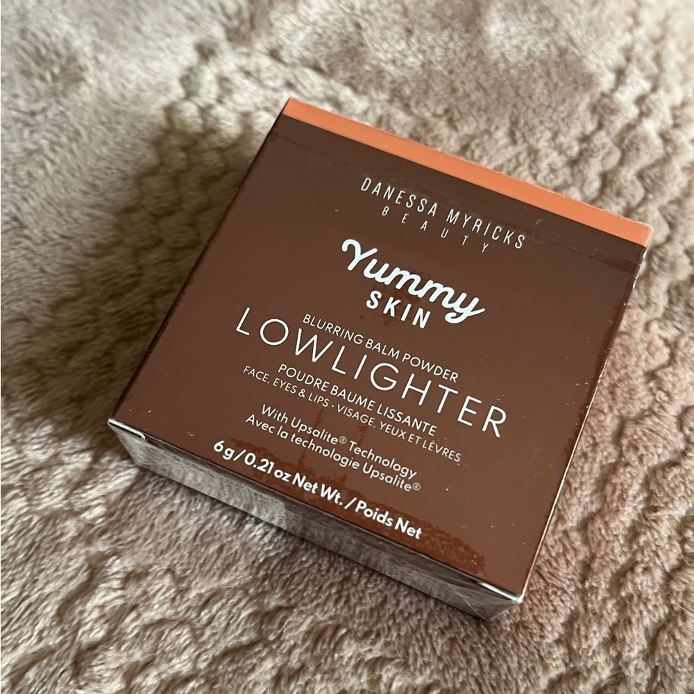 Danessa Myricks yummy skin, lowlighter blurring balm powder NEW/Sealed